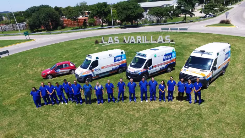 Cartel las varillas con el equipo del servicios de emergencias de la Cooperativa