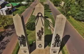 Monumento de las Tres Torres.
Acceso Fortín Alsina y Ruta Provincial 1.